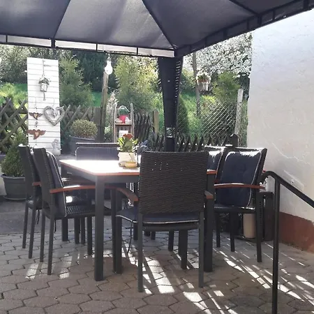 Gastehaus Burgberg, Weinhaus Fries شقة لوف